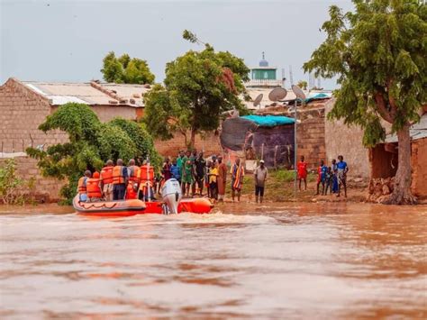 Crue Du Fleuve S N Gal Le Gouvernement Mobilis Pour Soutenir Les