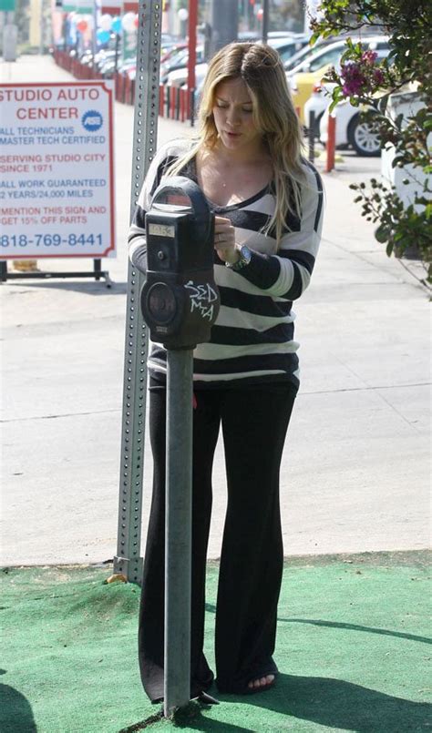 Hilary Out In Toluca Lake Hilary Duff Photo Fanpop