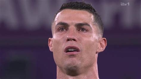 FOTO Cristiano Ronaldo Se Emociona Durante Hino De Portugal Na Copa Do