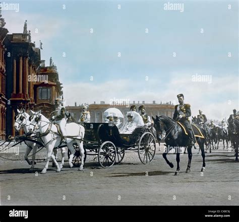 Photo colorisée du tsar russe Nicholas II 1868 1918 à côté d une