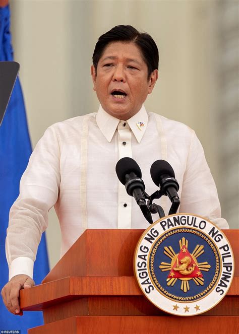 Imelda Marcos 92 Watches Her Son Bongbong Being Sworn In As