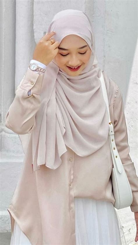 Kreasi Hijab Segi Empat Yang Manis Ikuti Tutorial Ini