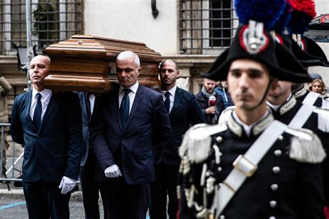 Funerali Di Stato Per Franco Frattini L Ultimo Saluto A Roma Leale