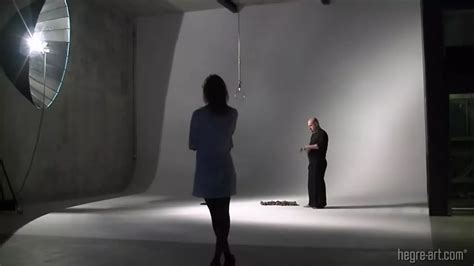 Séance photo d une soumise brune ligotée comme une esclave