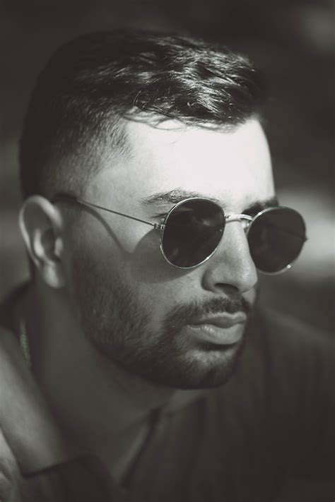 Случайная фотография человека