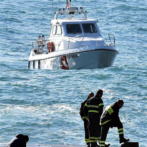 Macabro Ritrovamento Nel Golfo Di Lamezia Individuato Il Cadavere Di