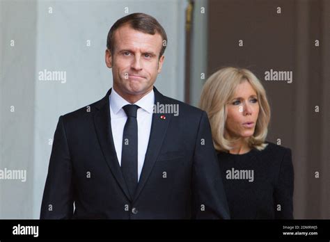 Emmanuel Macron Wife Old - French President Dancing With His Future ...