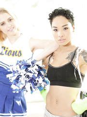 Free Chloe Cherry Honey Gold Girls Kissing Girls 21 Porn Pics