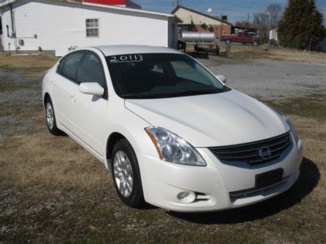 Sell Used Nissan Altima S Sedan Door L In Gallatin Tennessee