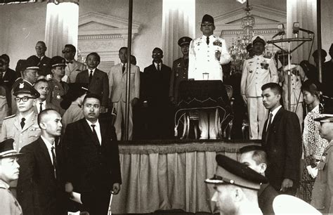 Indonesia Zaman Doeloe: Soekarno dan Soeharto di upacara Hari Kemerdekaan 1966