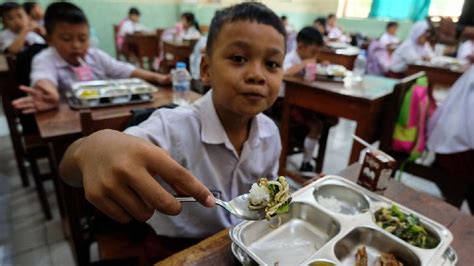 Pengamat Keberhasilan Makan Bergizi Gratis Akan Jadi Keuntungan