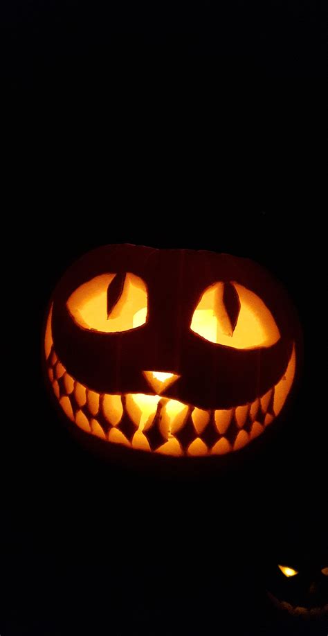 Made a cheshire cat jack o'lantern today 🎃😸 : r/halloween