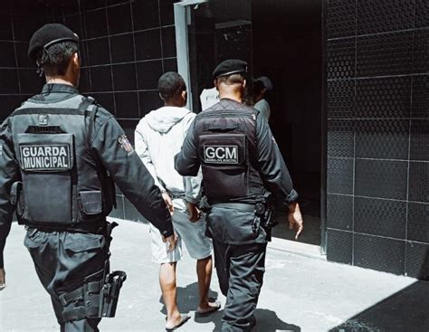 Itapetinga Guarda Municipal Det M Homem Faca Amea Ando