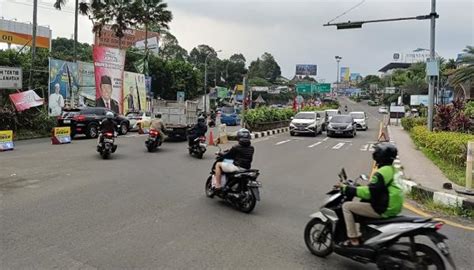 Lalin Ramai Musim Libur Sekolah Polisi Berlakukan One Way Ke Arah Puncak