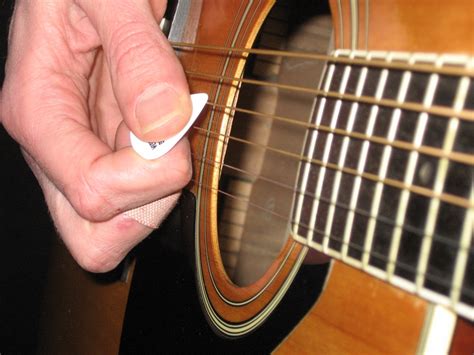 Guitar Strumming Lessons How To Improve Your Guitar Strum Techniques