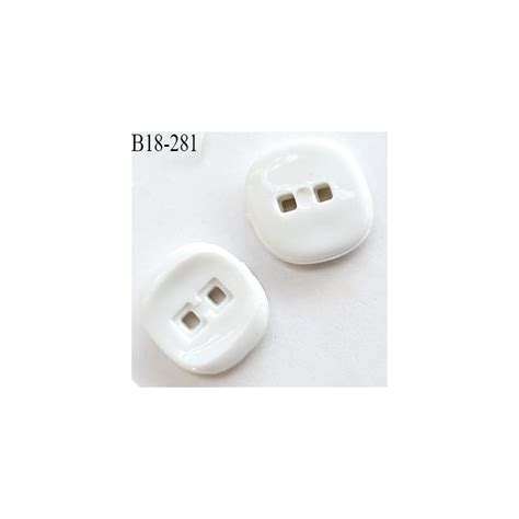 Bouton Carr Mm En Pvc Couleur Naturel Trous Blanc Paisseur