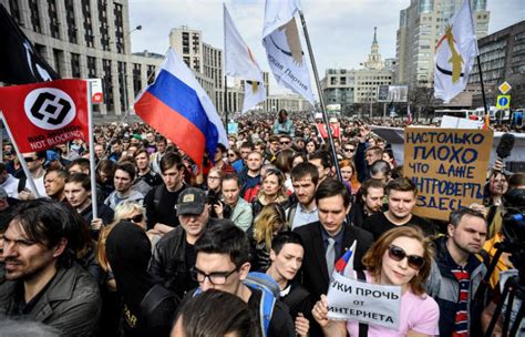 Milhares De Russos Protestam Em Moscou Por Causa De Bloqueio Do