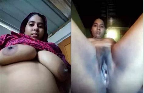 Hot Mallu Aunty Revealing Her Huge Boobs Indian Nude Girls