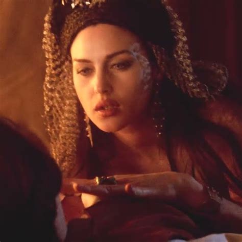 Monica Bellucci En Bram Stoker S Dracula Youtube