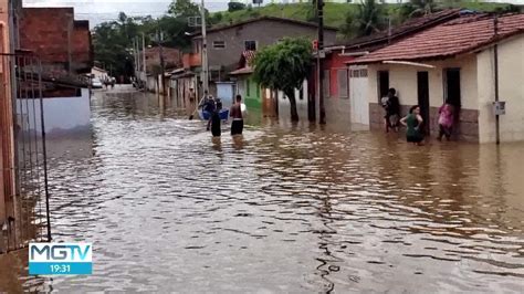 V Deo Chuva Deixa Cidades Do Estado Em Situa O De Emerg Ncia Mg