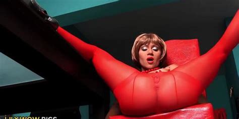 Sexy Red Nylon Pantyhose Thats What True Horny MILF Means Tnaflix