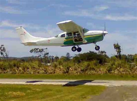 Cessna 210 Specifications Cabin Dimensions Performance