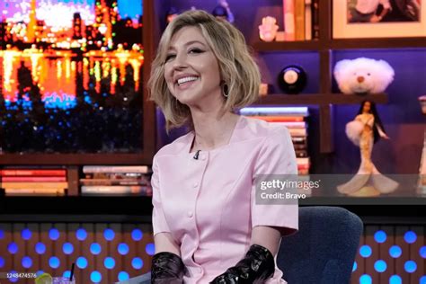 Heidi Gardner Bikini Pictures Hot Sexy Livinlavidalowcarb