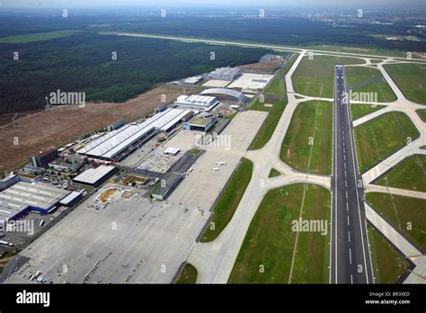 Frankfurt Airport Hi Res Stock Photography And Images Alamy
