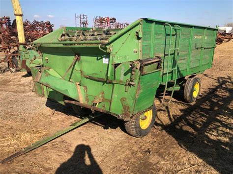 John Deere Heavy Duty Chuck Feed Wagon Gavel Roads Online Auctions