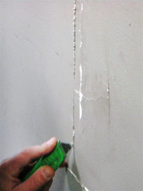 How To Repair Cracks And Holes In Drywall How Tos Diy