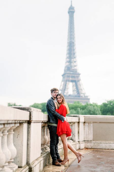 Couple Photoshoot Bir Hakeim Bridge The Parisian Photographers