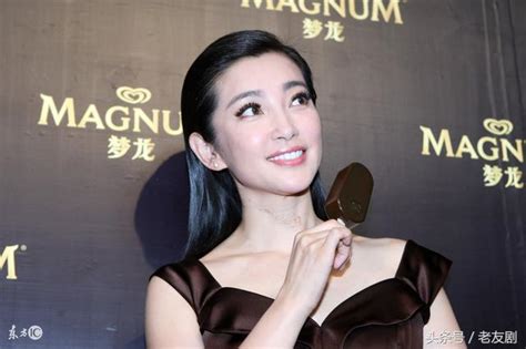 女人真不容易，公共場合來「大姨媽」的女明星！ 每日頭條