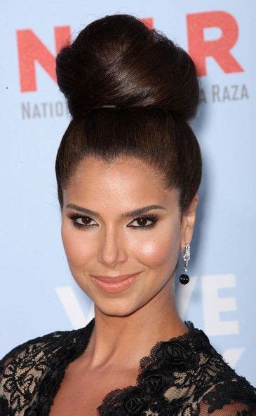 Roselyn Sanchez Makeup Looks Beauty False Eyelashes Lookbook Hair