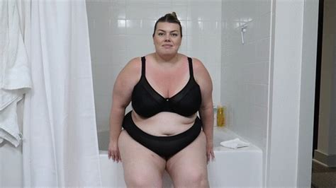 Rubbing Chloe In The Tub BBW CHLOE Clips4sale