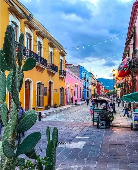 Oaxaca Es Una Ciudad Del Centro De México Conocida Por Sus Edificios