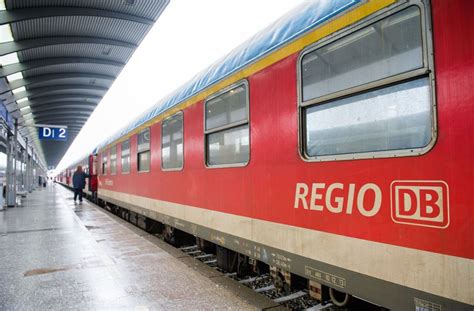 In Schleswig Holstein Acht Verletzte bei Unfall an Bahnübergang Panorama