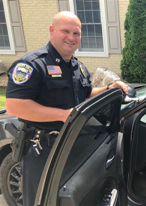 North Carolina Police Chief Ousted After Asking Captain S Wife For Nude Photos Report