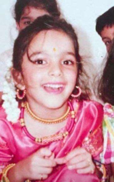 Kiara advani childhood picture – Artofit