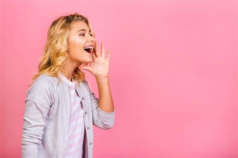 Premium Photo Portrait Of A Cheerful Blonde Woman