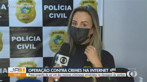 Casal é preso suspeito de clonar mais de 50 mil cartões e ostentar vida