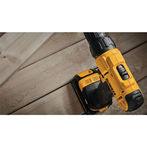 АКУМУЛАТОРНА БОРМАШИНА DEWALT DCD771D2-KS/QW 18 V, 42.00 nm, БРОЙ ...