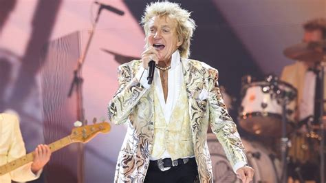 Rod Stewart Announced For Glastonbury Legends Slot