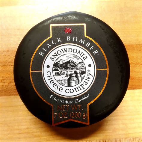 Black Bomber Extra Mature Cheddar 7 Oz Snowdonia Cheese Company