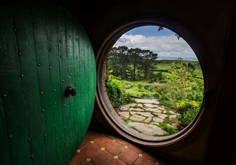 Inside The Hobbit Hole Of Bilbo Baggins Hobbit Hole The Hobbit