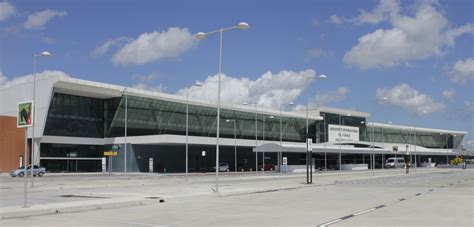 Aeroporto de Manaus é eleito o melhor do país VoeNews Notícias do