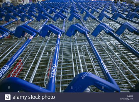 Tesco shopping trolley hi-res stock photography and images - Alamy