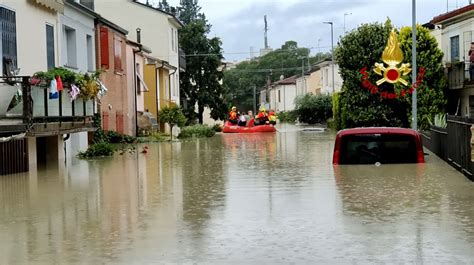 Allerta Meteo Alluvioni E Piogge Torrenziali Cosa Fare E Come