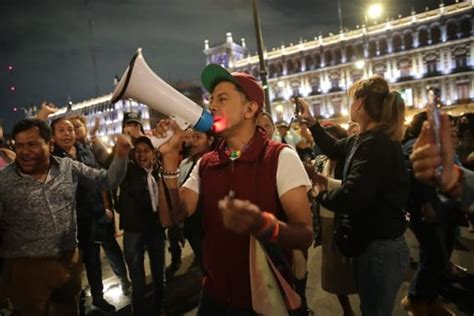 Llegan La Noche Del Viernes Primeros Asistentes Al Z Calo Para Mitin De