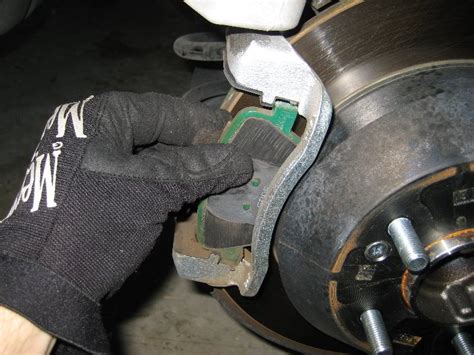 Hyundai Santa Fe Rear Brake Pads Replacement Guide