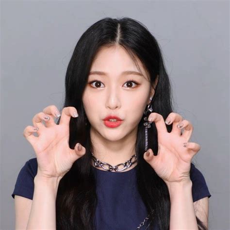 Hyunjin La Girls Statement Necklace Drop Earrings